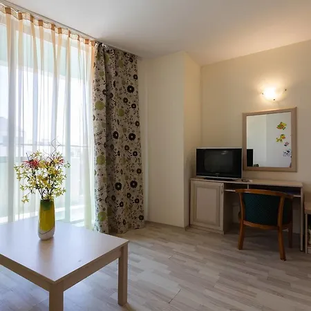 Apartment ❤1 Bedroom W Kitchen&pool View ❤cz❤ *
